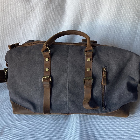 DUFFEL Travel Sports Bag Brown Gray Canvas Leather Multiple Zipper Pockets - Picture 2 of 10